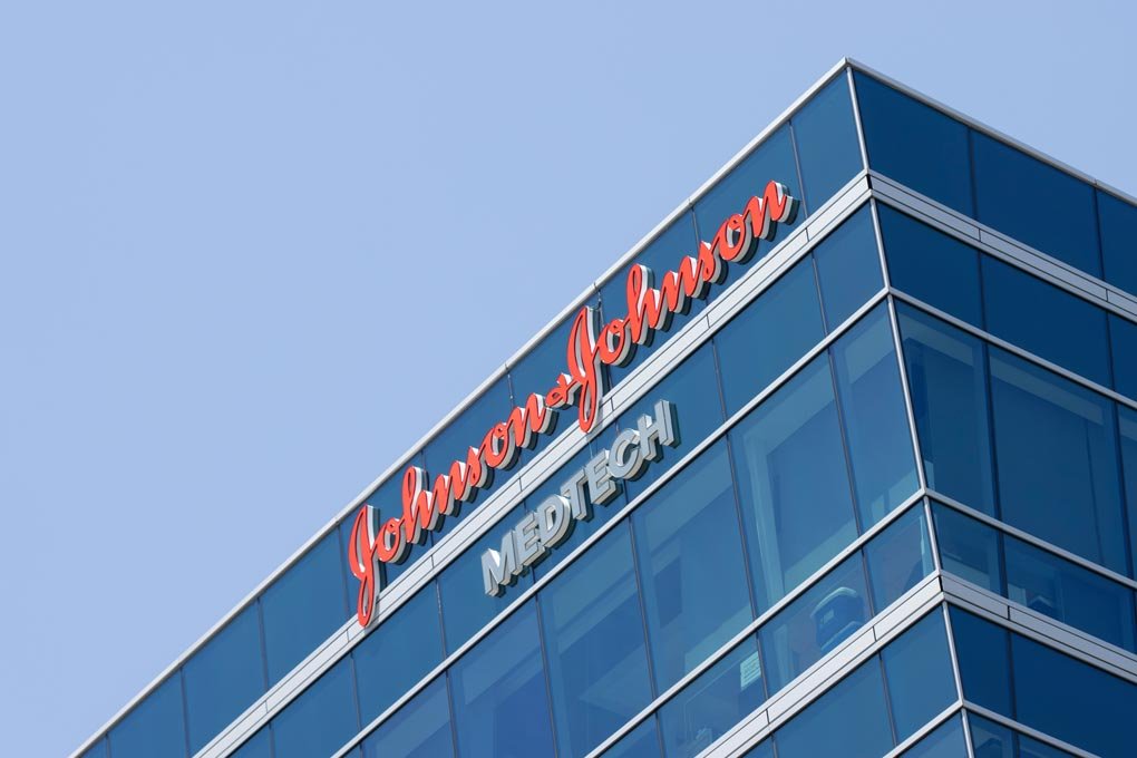 Johnson & Johnson Celebrates 25 Years of Neurovascular Innovation with Breakthrough Technologies a t SNIS 2025 zyael talks